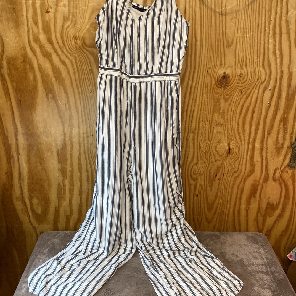 American Eagle Outfitters size XL jumpsuit